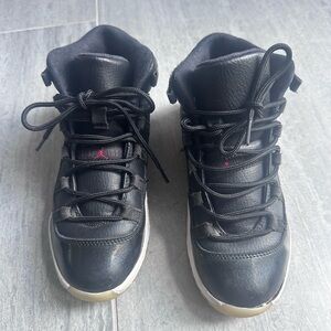 Nike Air Jordan 11 Retro Black/White Sneakers – Kids Size 2Y